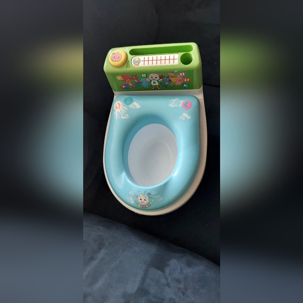 CoComelon Official Musical Transition Potty Trainer – Plays Potty Training Song